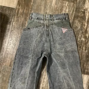 Deadstock Vintage 90’s Guess high rise jeans cargo jeans size 0-00 acid wash